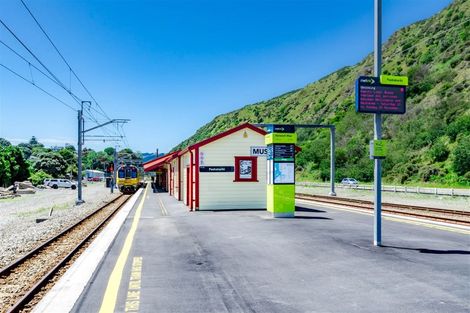 Photo of property in 27 Wellington Road, Paekakariki, 5034