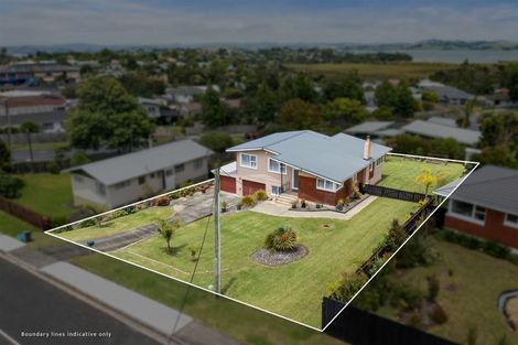 Photo of property in 15 Old Onerahi Road, Onerahi, Whangarei, 0110