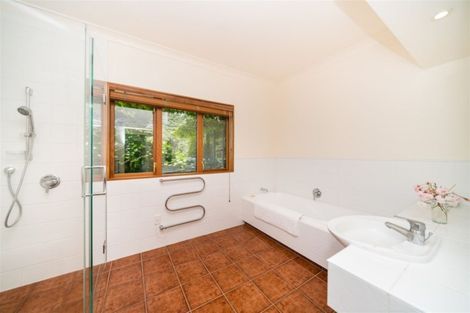 Photo of property in 450 Stoney Creek Road, Kelvin Grove, Palmerston North, 4470
