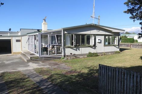 Photo of property in 4 Rupini Street, Otaki Beach, Otaki, 5512