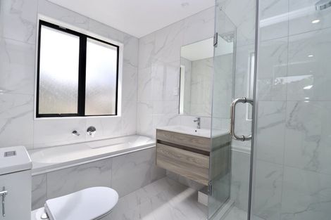 Photo of property in 127c Oreil Avenue, West Harbour, Auckland, 0618