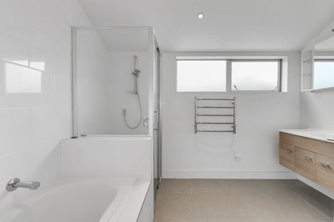 Photo of property in 17 Maranui Avenue, Point Chevalier, Auckland, 1022