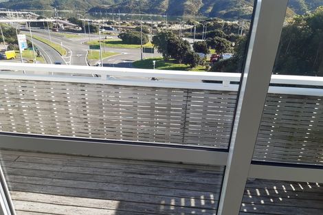 Photo of property in 1/48 Paremata Crescent, Paremata, Porirua, 5024