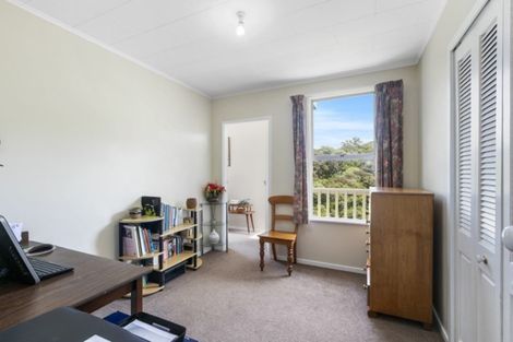 Photo of property in 84 Dowse Drive, Maungaraki, Lower Hutt, 5010