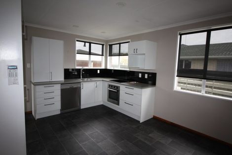 Photo of property in 12 Raglan Avenue, Cloverlea, Palmerston North, 4412