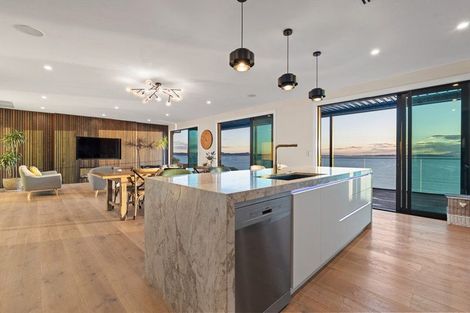 Photo of property in 236 Vipond Road, Stanmore Bay, Whangaparaoa, 0932