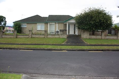 Photo of property in 2 Amadeus Place, Northpark, Auckland, 2013