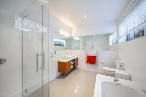 Photo of property in 16 Links Drive, Waiwhakaiho, New Plymouth, 4312