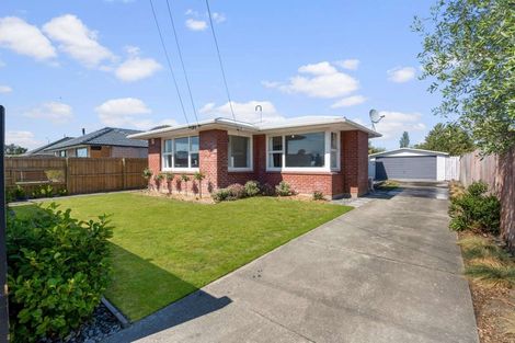 Photo of property in 39 Lake Terrace Road, Burwood, Christchurch, 8061