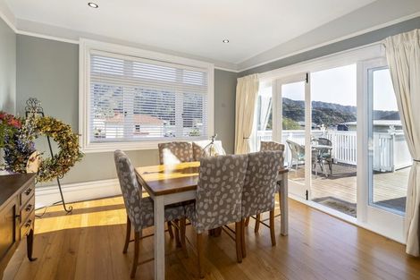 Photo of property in 5 Taranaki Street, Picton, 7220