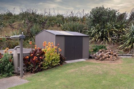 Photo of property in 68 Waitarere Rise Avenue, Waitarere, Levin, 5510