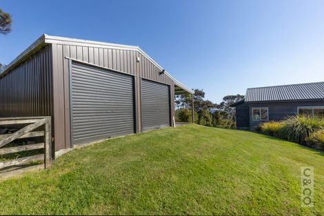 Photo of property in 457 Kiwitahi Road, Helensville, 0875