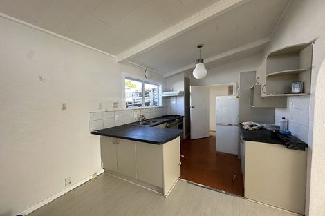 Photo of property in 4 Maui Pomare Street, Blockhouse Bay, Auckland, 0600