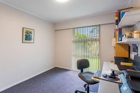 Photo of property in 35 Pehi Kupa Street, Waikanae, 5036
