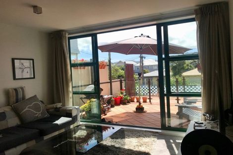 Photo of property in 50b Hawker Street, Mount Victoria, Wellington, 6011