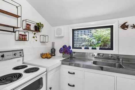 Photo of property in 12 Arawa Street, Raumati Beach, Paraparaumu, 5032