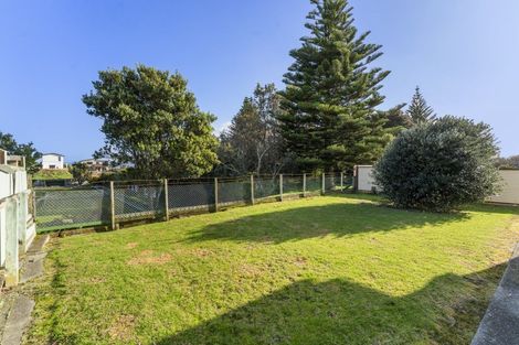 Photo of property in 44 Bluegum Road, Paraparaumu Beach, Paraparaumu, 5032