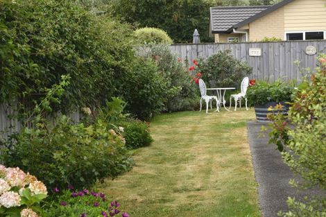 Photo of property in 64 Feist Street, Carterton, 5713