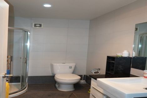 Photo of property in 11 Namsan Close, Fairview Heights, Auckland, 0632