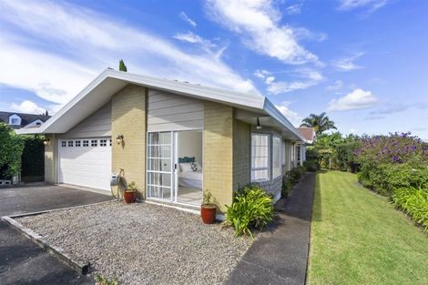 Photo of property in 3 Delisle Place, Windsor Park, Auckland, 0632
