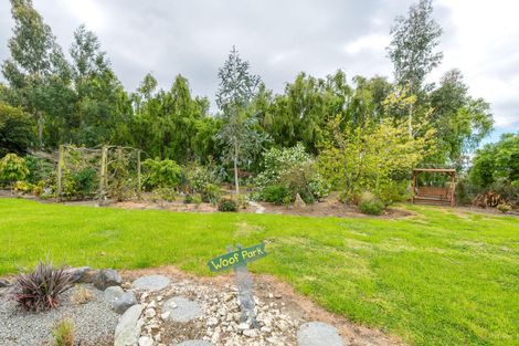 Photo of property in 92 Timaru Road, Waimate, 7924