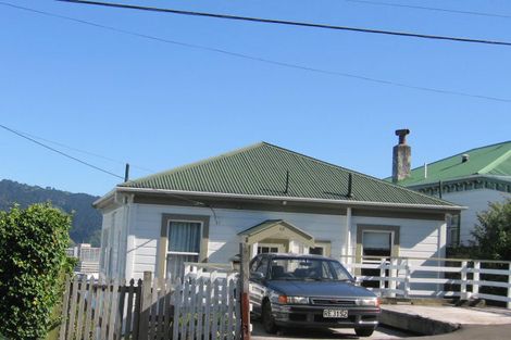 Photo of property in 10 Shannon Street, Mount Victoria, Wellington, 6011