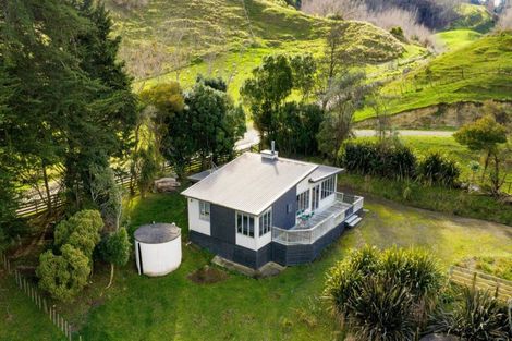 Photo of property in 442 Zigzag Road, Pohangina, Feilding, 4775