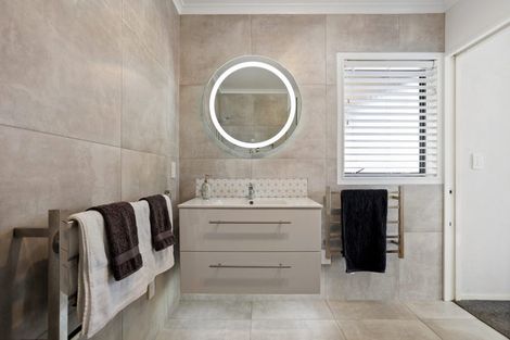 Photo of property in 152 Centennial Drive, Whitianga, 3510