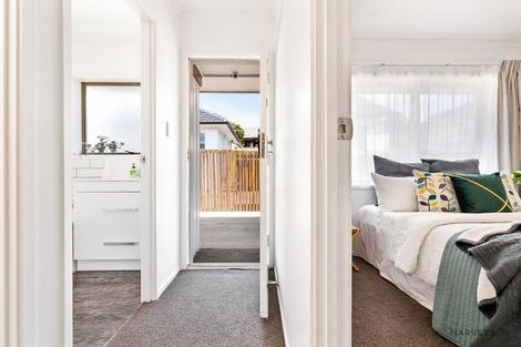 Photo of property in 2/56 Te Atatu Road, Te Atatu South, Auckland, 0610