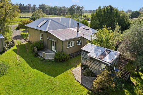 Photo of property in 24 Papawai Road, Greytown, 5712