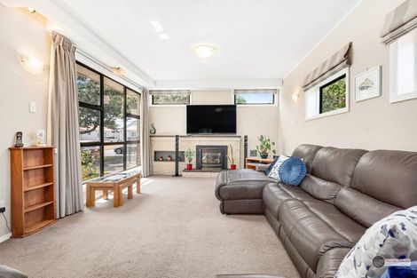 Photo of property in 71 Bell Road, Waiwhetu, Lower Hutt, 5010