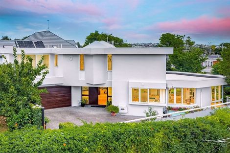 Photo of property in 2/7 Otakau Road, Milford, Auckland, 0620