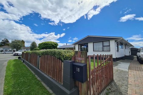 Photo of property in 18 Camelia Place, Islington, Christchurch, 8042