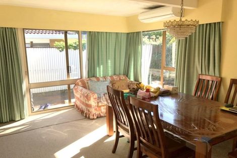 Photo of property in 23 Beechdale Crescent, Pakuranga Heights, Auckland, 2010