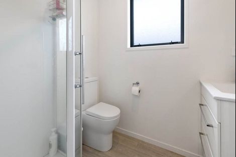 Photo of property in 14 Peachgrove Road, Te Atatu Peninsula, Auckland, 0610