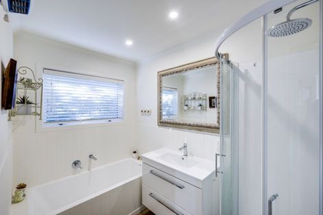 Photo of property in 3/30 Meeanee Quay, Westshore, Napier, 4110