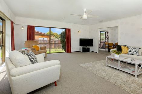 Photo of property in 10 Muscat Place, Henderson, Auckland, 0612