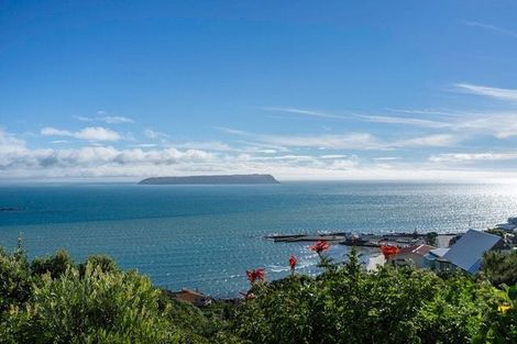 Photo of property in 112 Motuhara Road, Plimmerton, Porirua, 5026