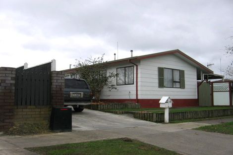 Photo of property in 36 Suzanne Grove, Kelvin Grove, Palmerston North, 4414