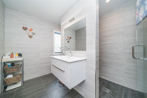 Photo of property in 5 Waimarama Court, Roslyn, Palmerston North, 4414