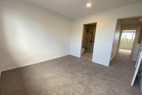 Photo of property in 57d Edmonton Road, Henderson, Auckland, 0612