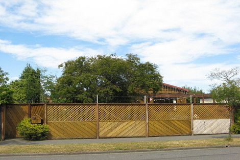 Photo of property in 90 Royal Park Drive, Parklands, Christchurch, 8083