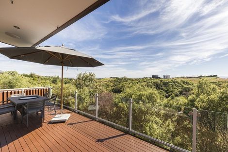 Photo of property in 51 Ruapehu Drive, Fitzherbert, Palmerston North, 4410