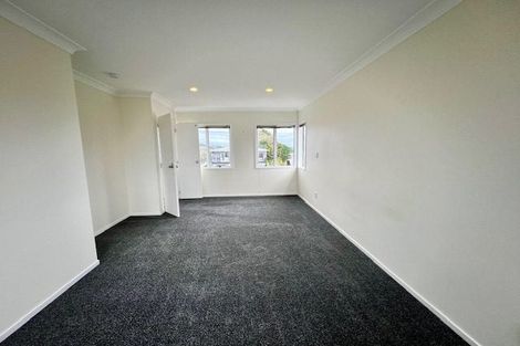 Photo of property in 24 Vipond Road, Stanmore Bay, Whangaparaoa, 0932