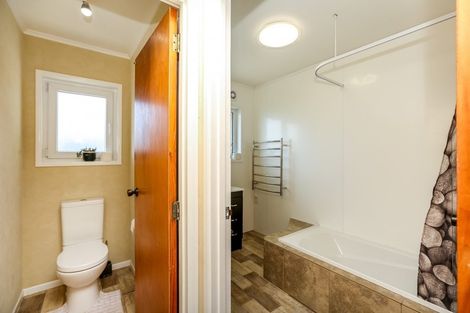 Photo of property in 30 Karaka Street, Merrilands, New Plymouth, 4312