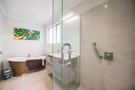 Photo of property in 1135 Scenic Drive North, Swanson, Auckland, 0816