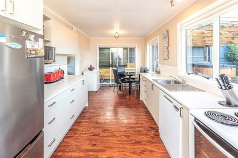 Photo of property in 28 Miro Street, Castlecliff, Whanganui, 4501