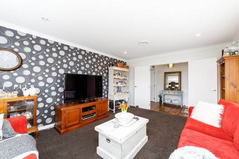 Photo of property in 18 Stonebridge Heights, Feilding, 4702
