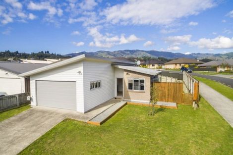 Photo of property in 21 Sunstone Crescent, Brown Owl, Upper Hutt, 5018
