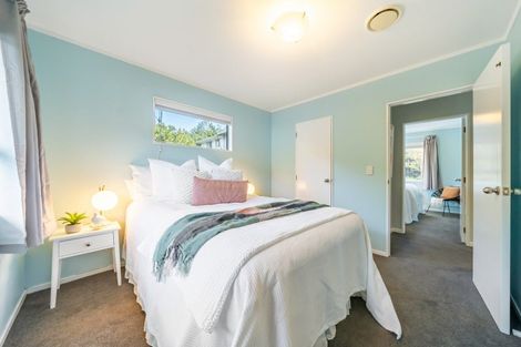 Photo of property in 18 Yarrow Place, Papakowhai, Porirua, 5024